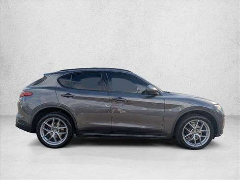Used 2018 Alfa Romeo Stelvio Ti Sport image 4