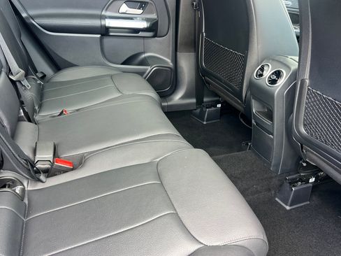 Used 2023 Mercedes-Benz GLB 250 image 31