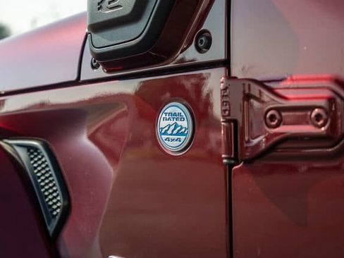 Used 2021 Jeep Wrangler Unlimited Sahara AWD/4WD image 39