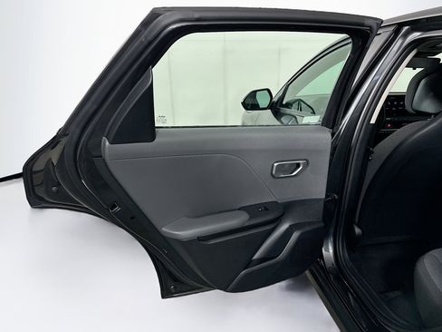 Used 2025 Kia K4 LXS image 25