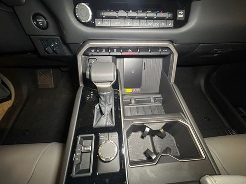 New 2026 Toyota Tundra Limited AWD/4WD image 11