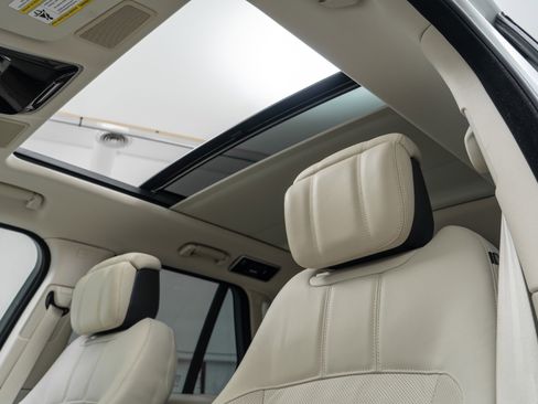 Used 2022 Land Rover Range Rover Westminster Edition image 18