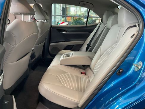 Certified 2020 Toyota Camry SE image 21