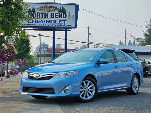 Used 2012 Toyota Camry XLE w/ Leather Pkg FWD image 1