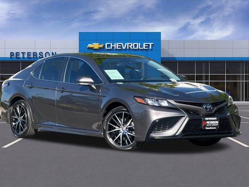 Used 2024 Toyota Camry SE AWD/4WD image 2