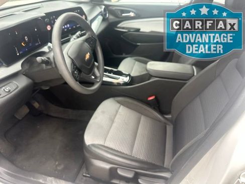 Used 2025 Chevrolet Trax LT FWD image 6