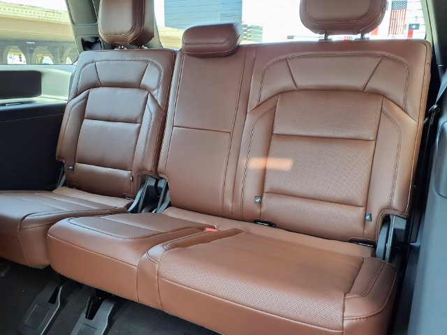 New 2027 Lincoln Navigator Reserve RWD image 9