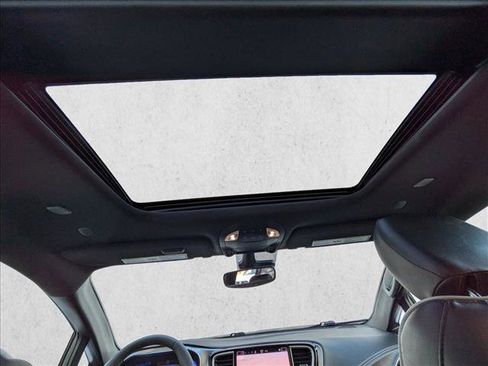 Used 2025 Chrysler Pacifica Limited image 21