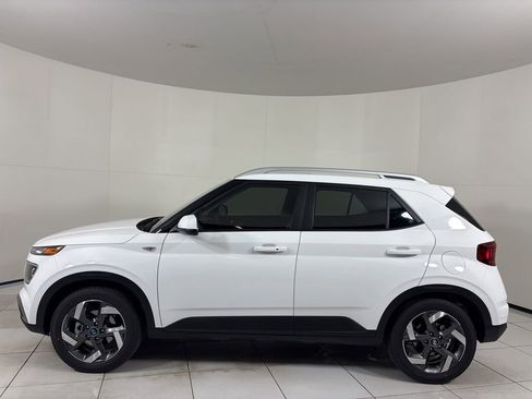 New 2026 Hyundai Venue SEL FWD image 2