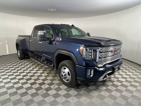 Used 2020 GMC Sierra 3500 Denali w/ Denali Ultimate Package AWD/4WD image 17