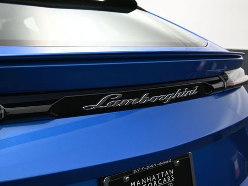 Used 2022 Lamborghini Urus AWD/4WD image 14