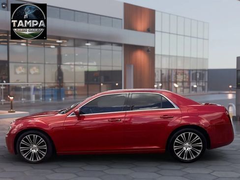 Used 2012 Chrysler 300 S w/ Luxury Group RWD image 4