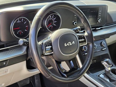 Used 2024 Kia Carnival LX FWD image 20