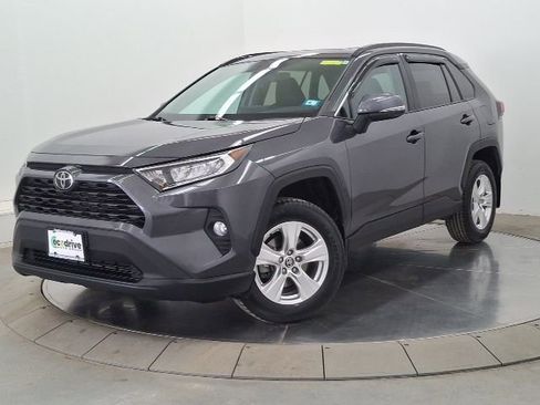 Used 2021 Toyota RAV4 XLE w/ Convenience Package image 1