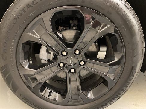 New 2026 Chevrolet Equinox LT w/ Midnight Edition AWD/4WD image 27