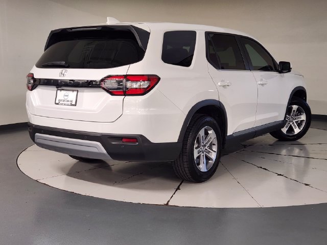 Used 2025 Honda Pilot EX-L image 2
