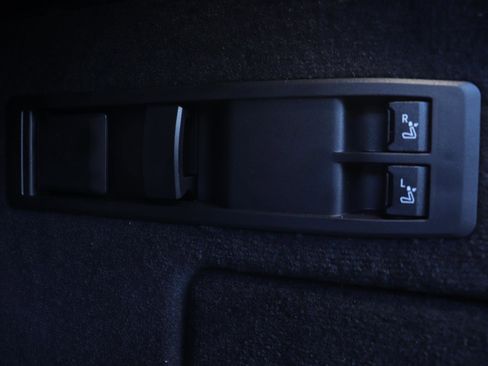 New 2026 BMW iX xDrive45 image 18