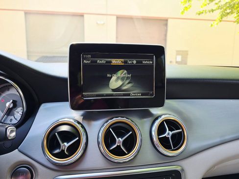 Used 2017 Mercedes-Benz GLA 250 image 19