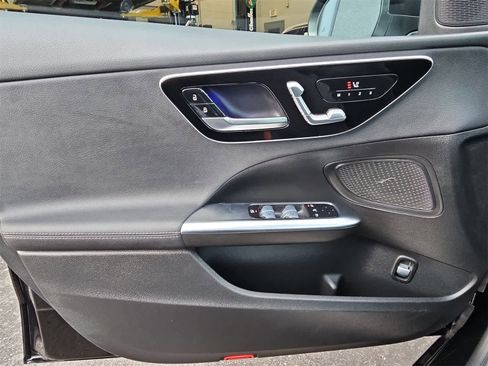 Used 2025 Mercedes-Benz C 300 Sedan image 27