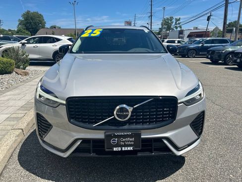 Used 2025 Volvo XC60 B5 Plus AWD/4WD image 8