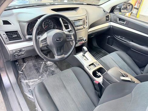 Used 2013 Subaru Outback 2.5i Premium image 11