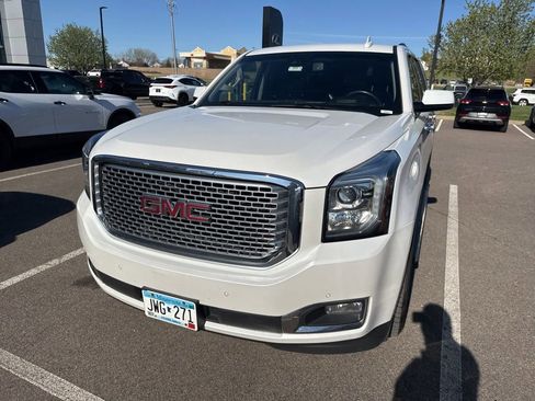 Used 2016 GMC Yukon XL Denali w/ Open Road Package AWD/4WD image 2