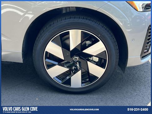 Certified 2025 Volvo XC60 T8 Plus w/ Protection Package Premier image 6