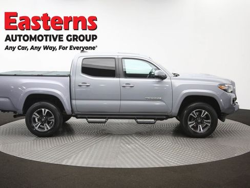 Used 2018 Toyota Tacoma TRD Sport AWD/4WD image 48