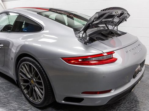 Used 2018 Porsche 911 Carrera S w/ Sport Package image 10