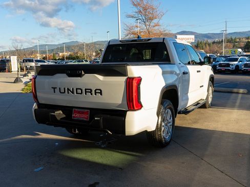 Used 2022 Toyota Tundra SR5 image 7