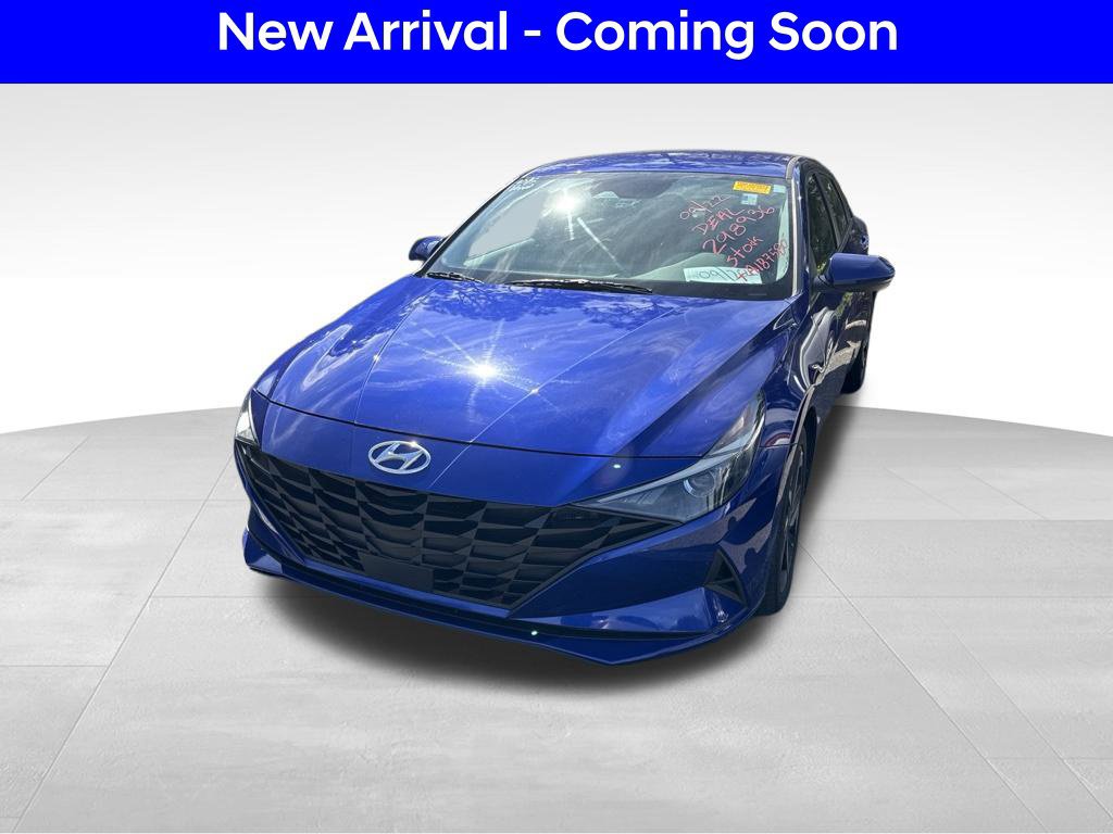 Used 2023 Hyundai Elantra SEL w/ Convenience Package FWD image 2