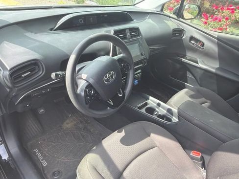 Used 2019 Toyota Prius LE AWD/4WD image 5