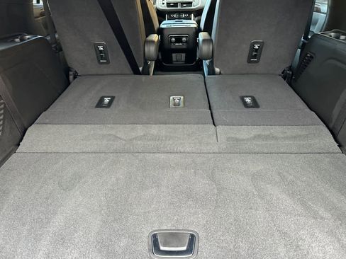 Used 2024 Chevrolet Tahoe Premier w/ Premium Package image 15