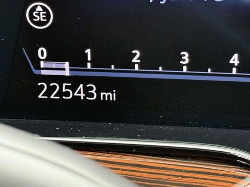 Used 2024 Cadillac Escalade Luxury image 30