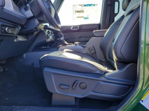 New 2025 Ford Bronco Outer Banks w/ Sasquatch Package image 17