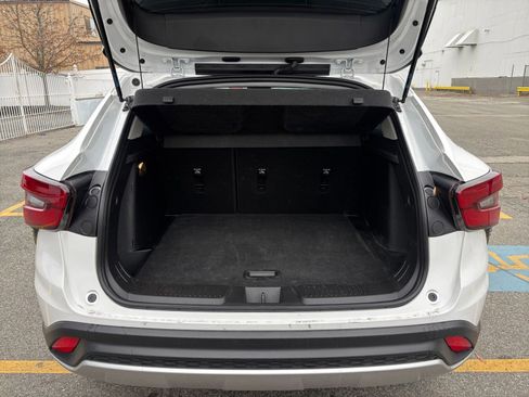 Used 2025 Chevrolet Trax LT image 27