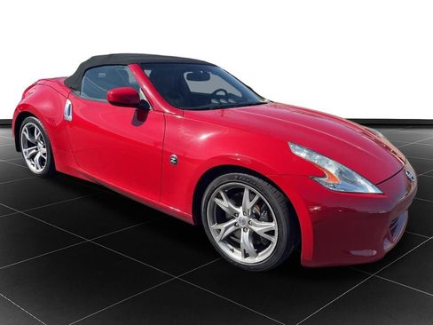 Used 2010 Nissan 370Z Touring w/ Sport Pkg image 7