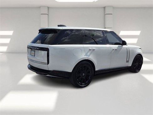 Used 2024 Land Rover Range Rover Autobiography image 5