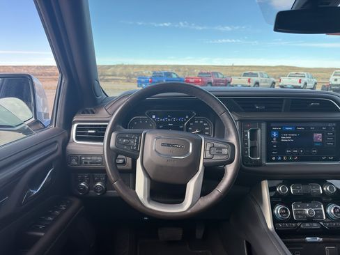 Used 2021 GMC Yukon Denali image 17