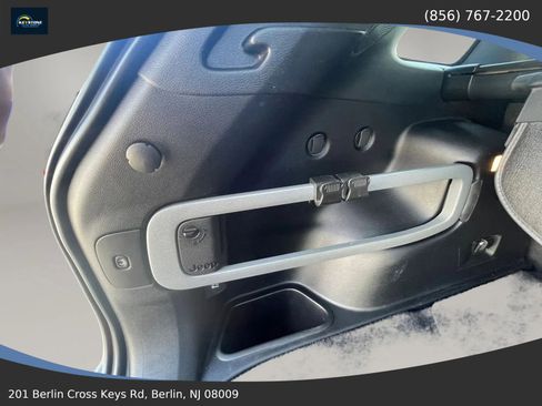 Used 2014 Jeep Cherokee Limited w/ Luxury Group image 39