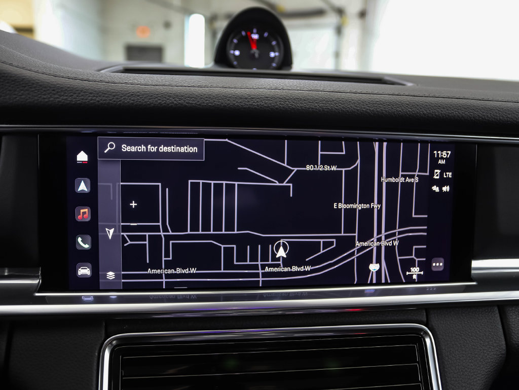 Used 2023 Porsche Panamera 4 Platinum Edition AWD/4WD image 16