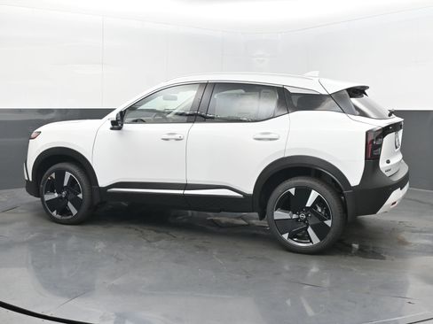 New 2025 Nissan Kicks SR image 5