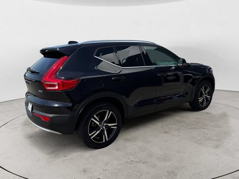 Used 2025 Volvo XC40 B5 Core AWD/4WD image 7