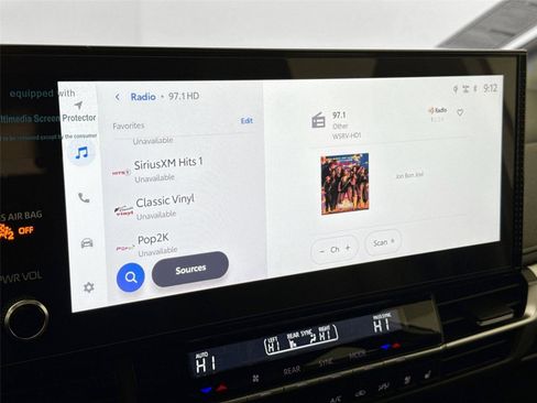Certified 2025 Toyota Sienna Platinum image 25