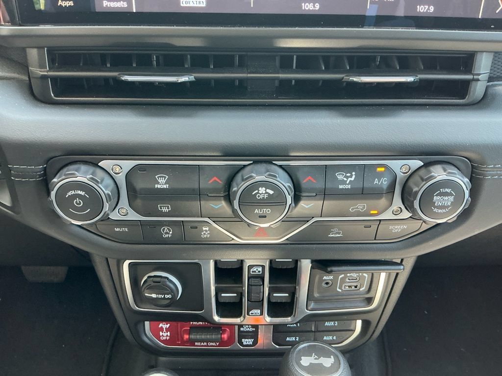 Used 2026 Jeep Wrangler Unlimited Rubicon AWD/4WD image 22