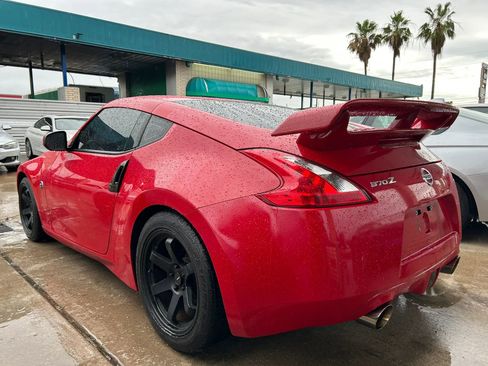 Used 2012 Nissan 370Z Coupe RWD image 2
