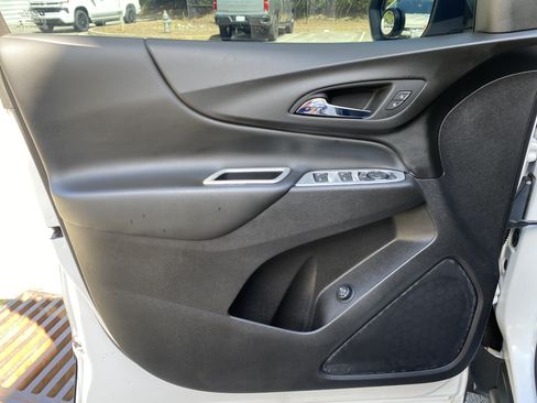 Used 2018 Chevrolet Equinox LT FWD image 15
