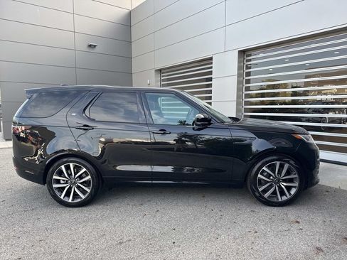 Certified 2024 Land Rover Discovery Dynamic SE AWD/4WD image 9