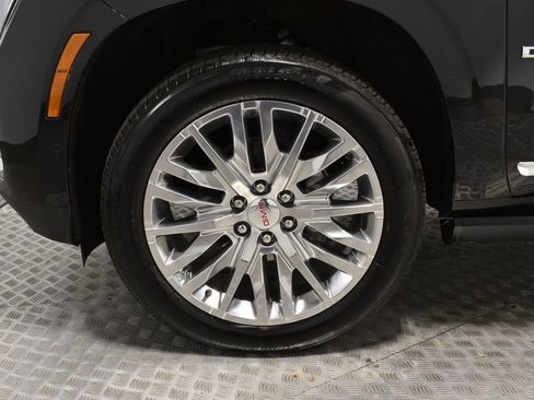 Used 2025 GMC Yukon Denali w/ Sun & Power Step Package image 34