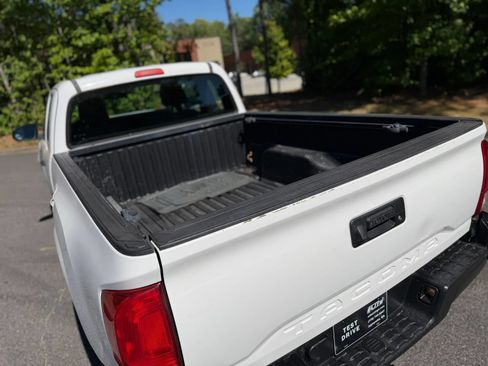Used 2016 Toyota Tacoma SR RWD image 11